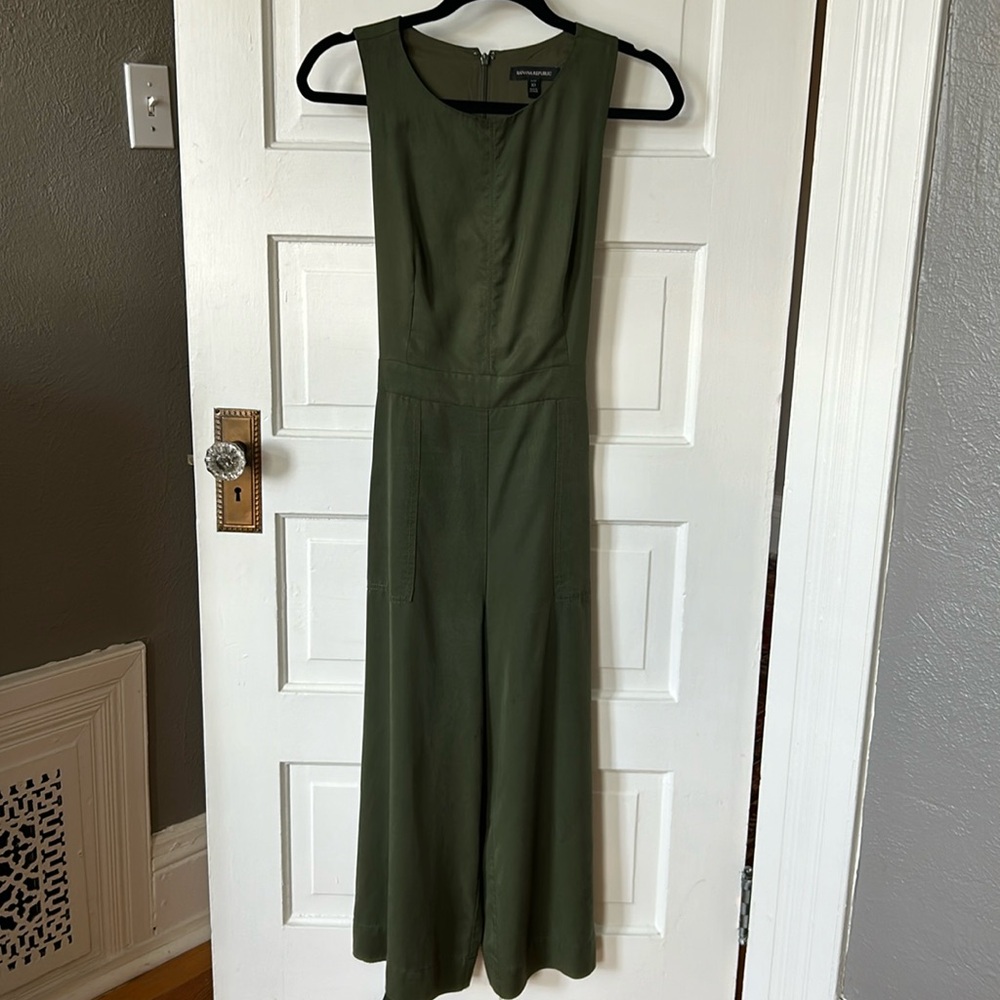 Banana Republic - Wide Leg Jumpsuit - Sz Petite 10 or Reg 6/8
